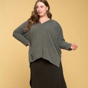 Oddi Oddy V-Neckline Solid Brushed Hacci Oversized Hi Low Sweater Plus Size New